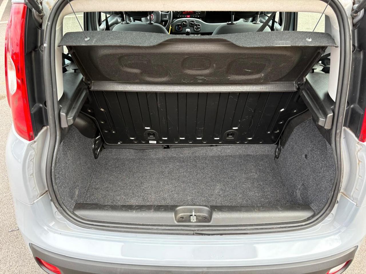 Fiat Panda 1.2 - 5 POSTI - ADATTA NEOPATENTATI - GOMMATA NUOVA