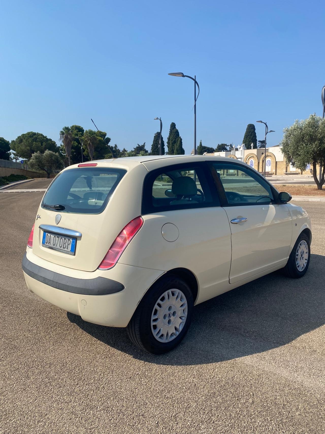 Lancia Ypsilon 1.2 Argento