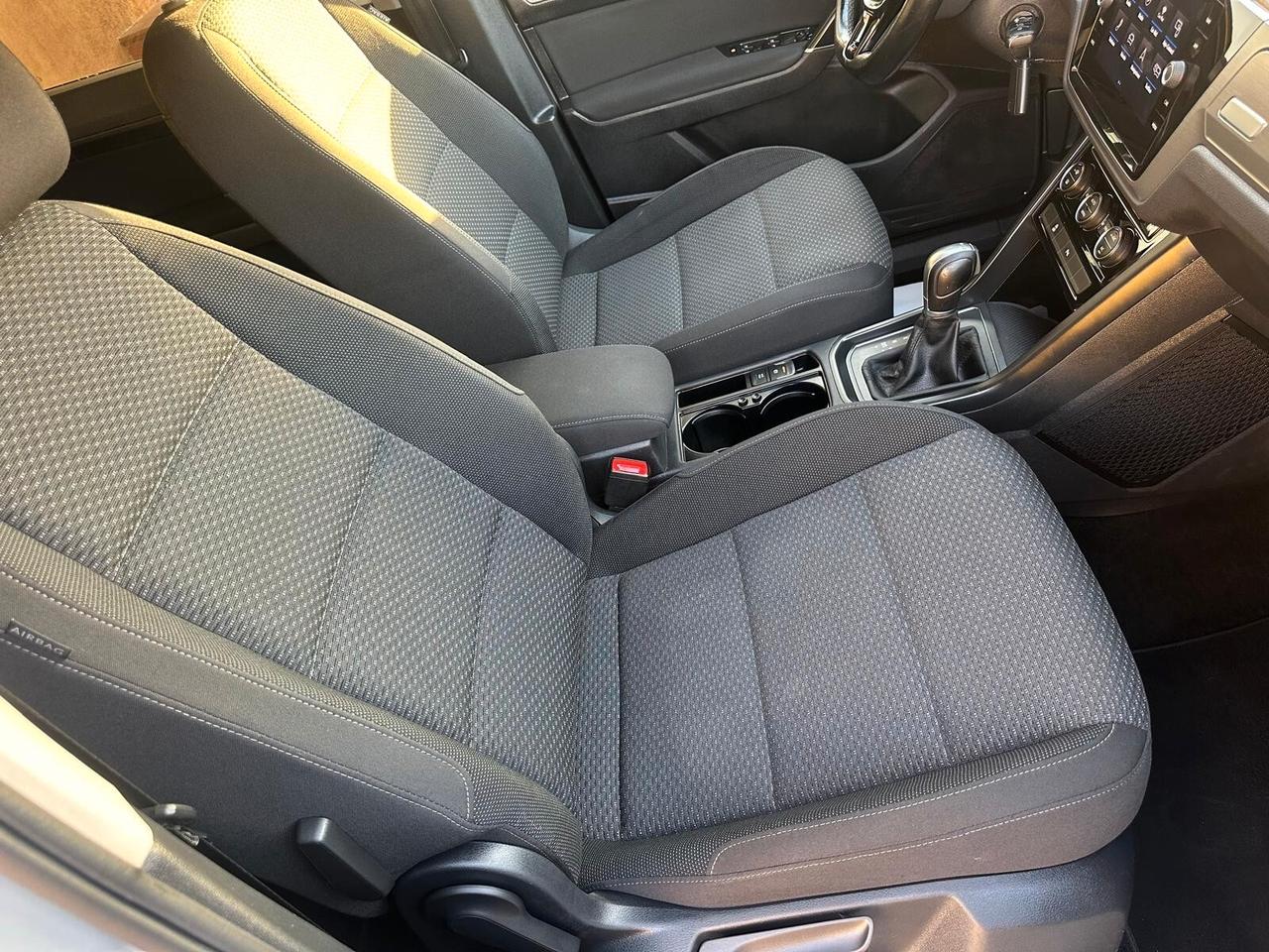 Volkswagen Touran 1.6 TDI 115 CV SCR DSG Executive BlueMotion Tech.7 posti