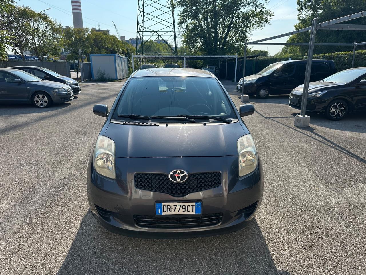 Toyota Yaris 1.0 5p. Now - 97.000km - Neopatentati