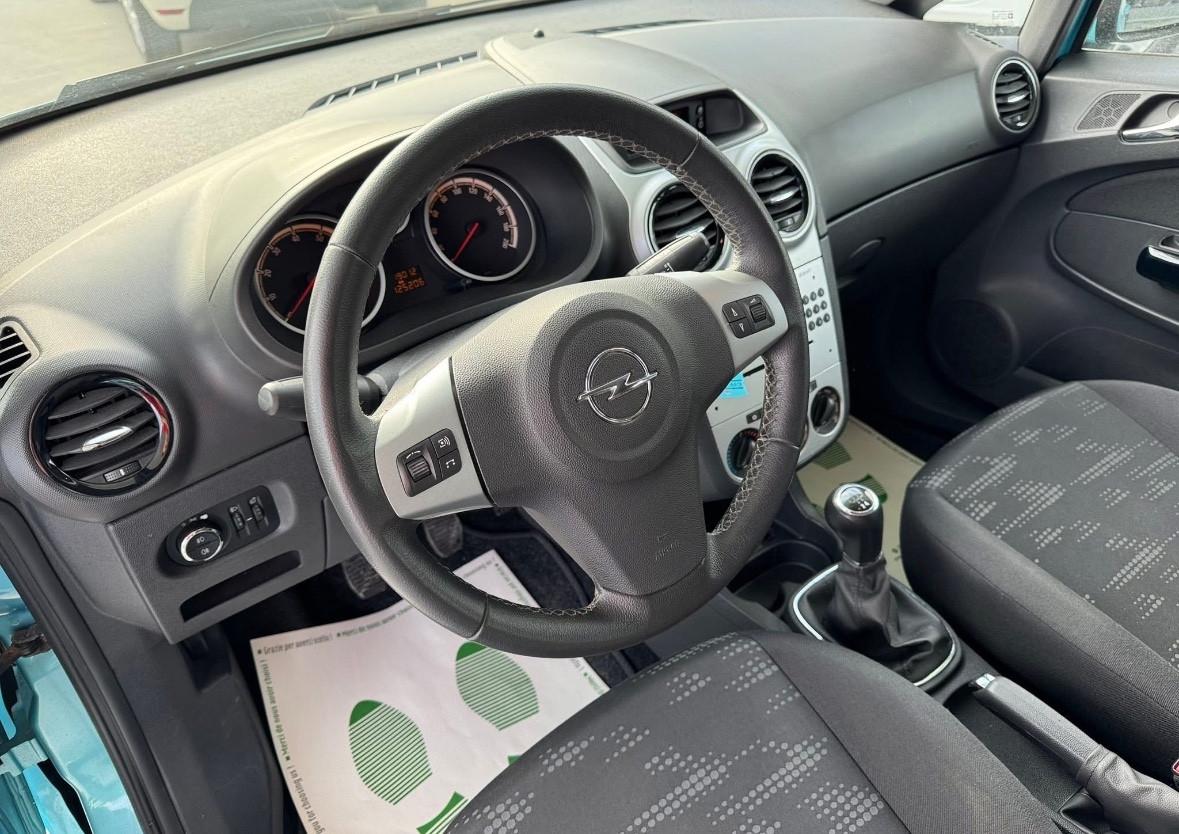 Opel Corsa 1.2 5 porte Club