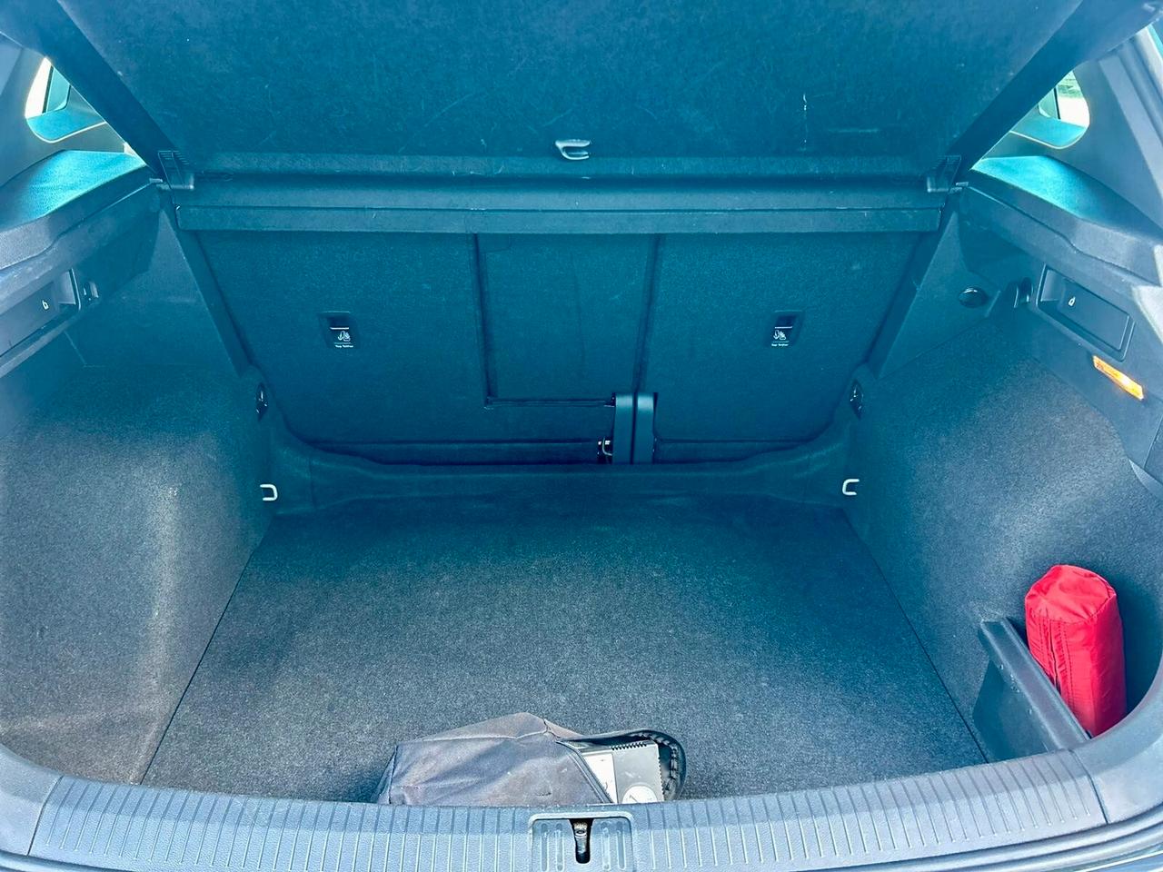 Volkswagen Tiguan 2.0 TDI 150 CV DSG R-Line IVA ESPOSTA