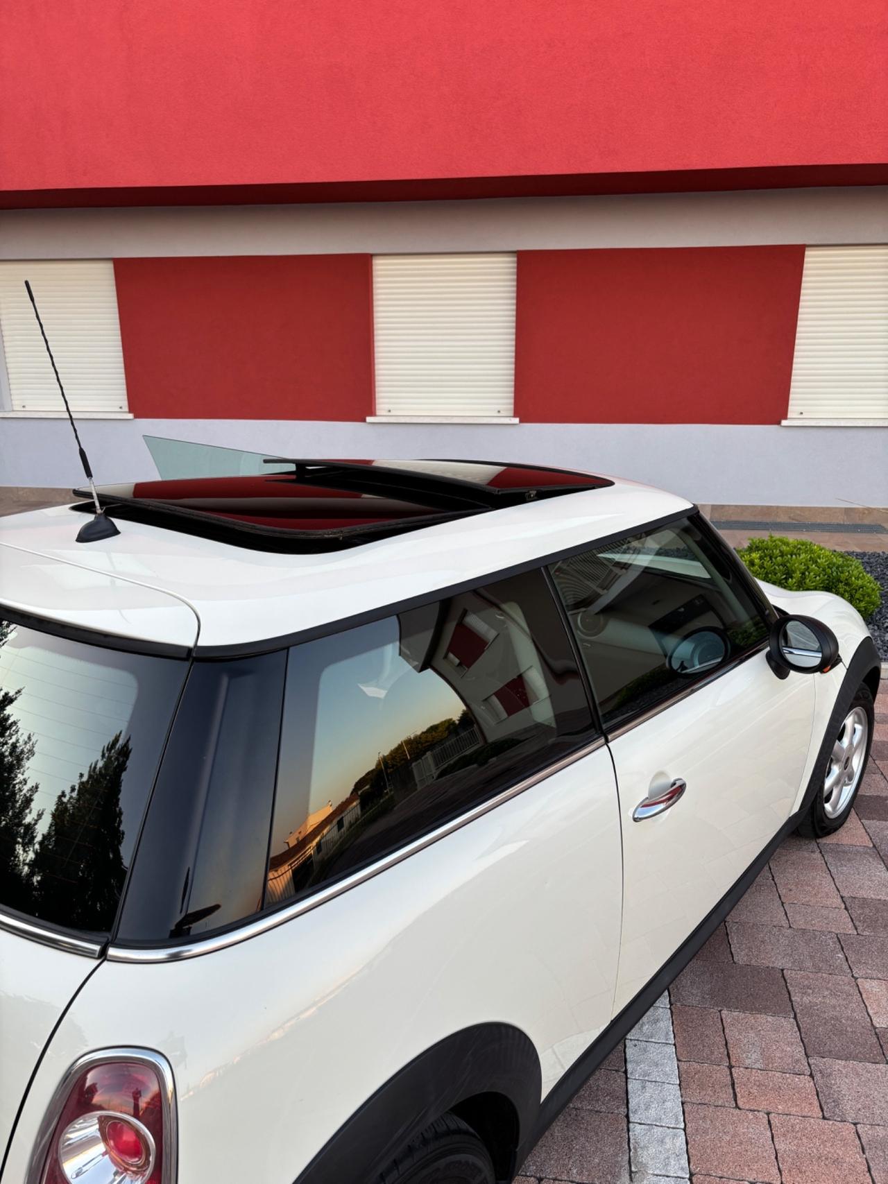 Mini 1.6 16V One (55kW)