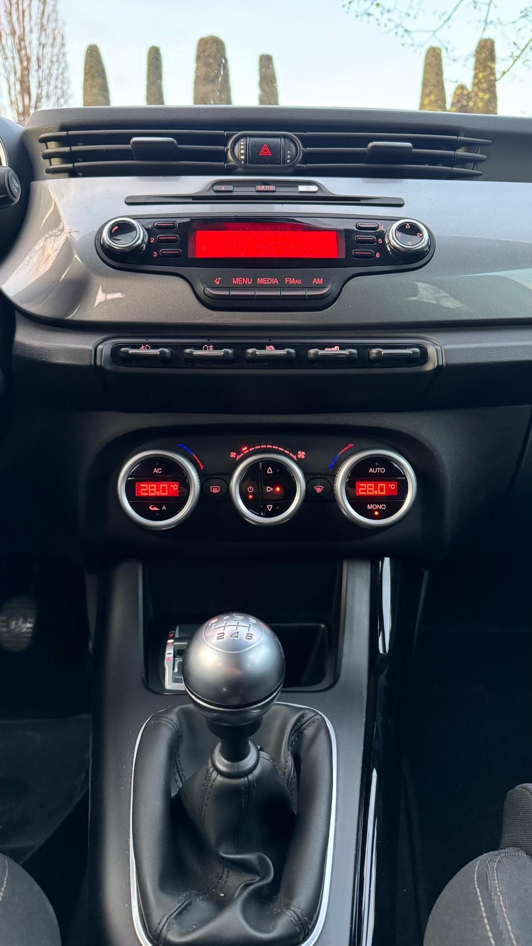 Alfa Romeo Giulietta 1.6 JTDm-2 Distinctive