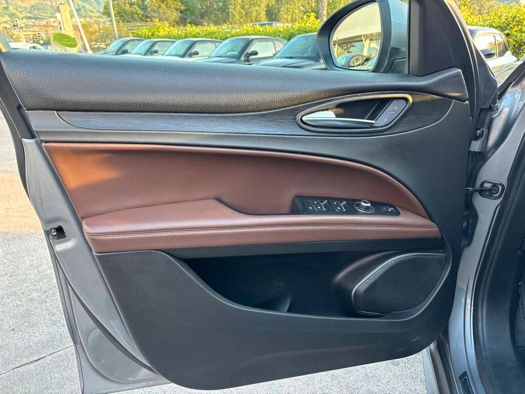Alfa Romeo Stelvio 2.2 Turbodiesel 210 CV AT8 Q4 Executive 2018 / KM 235.000 Tua a solo 149 Euro al mese