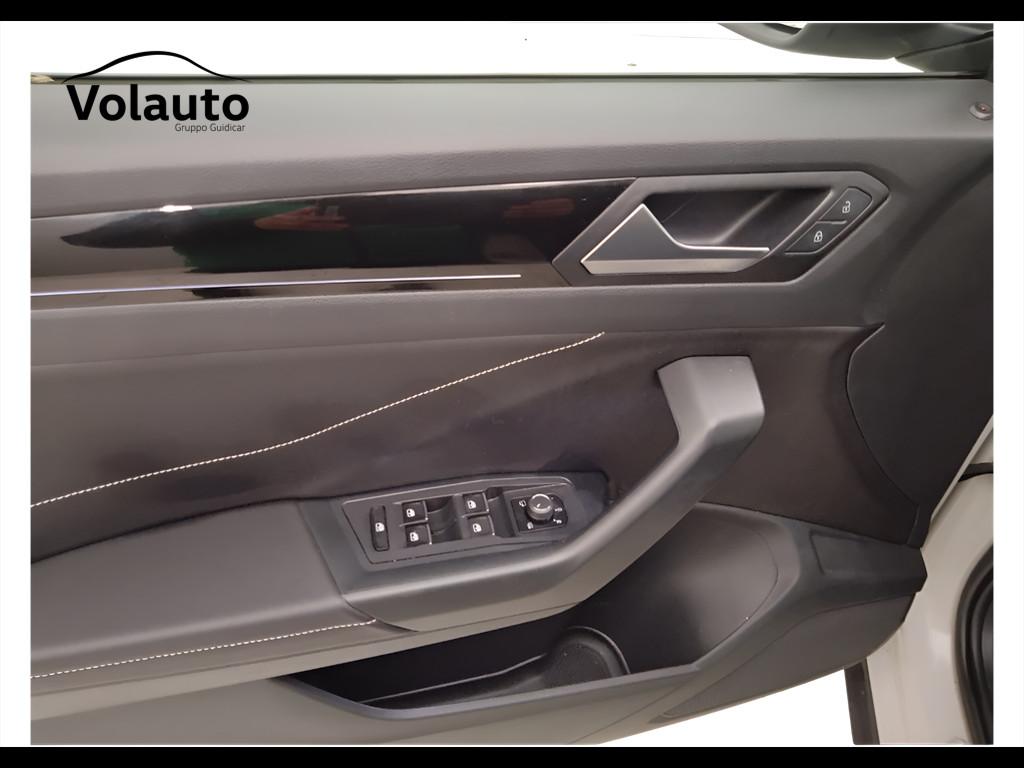 VOLKSWAGEN T-Roc 2022 - T-Roc 1.0 tsi R-Line 110cv