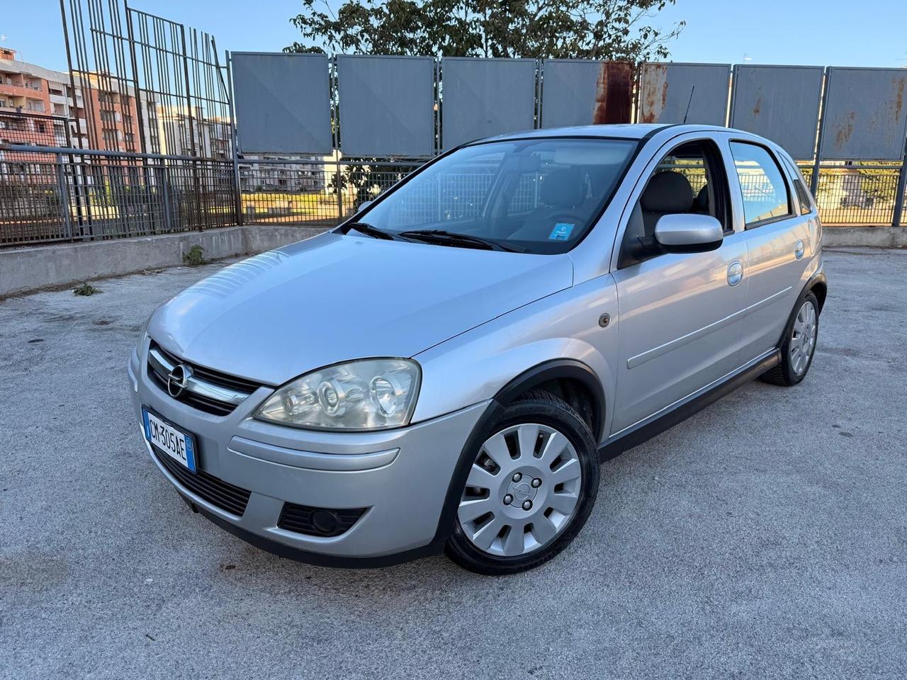 Opel Corsa 1.2i 16V cat 5 porte Enjoy