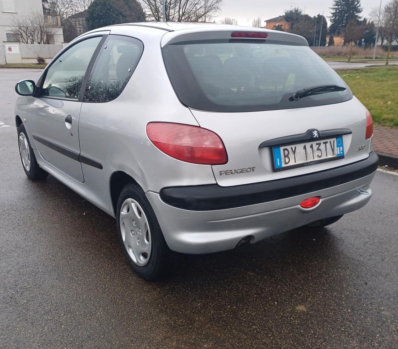 Peugeot 206 1.1 3p. XT