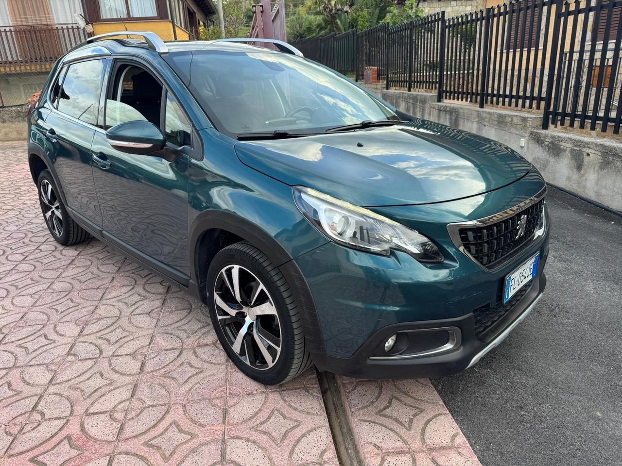 Peugeot 2008 BlueHDi 100 Allure