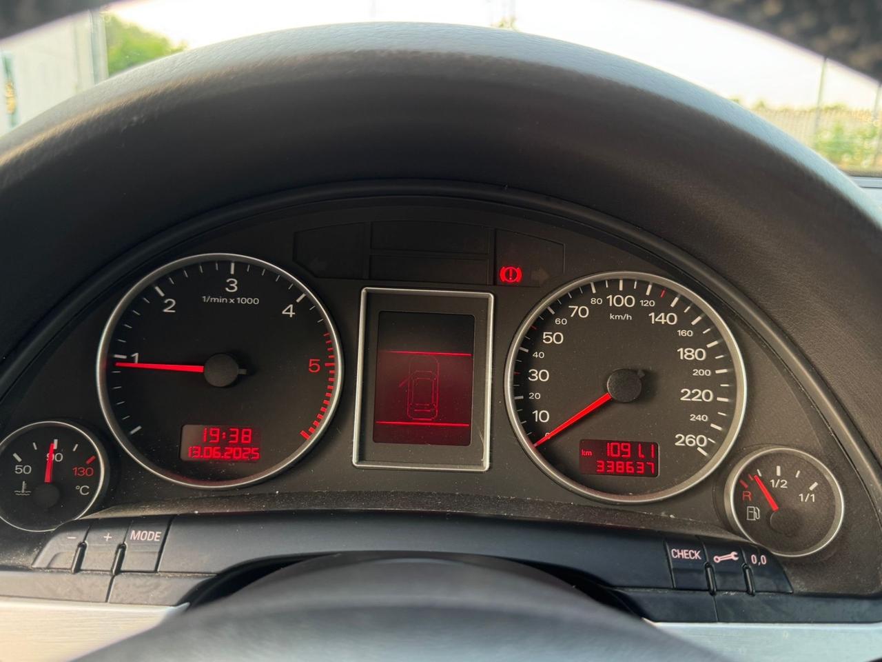 Audi A4 2.0 16V TDI 140cv S-Line