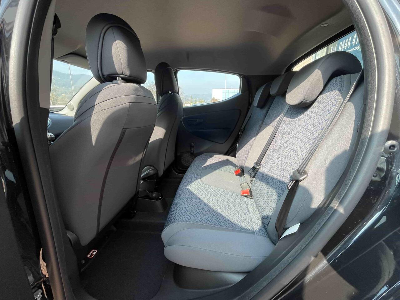 Lancia Ypsilon 1.0 FireFly 5 porte S&S Hybrid Oro