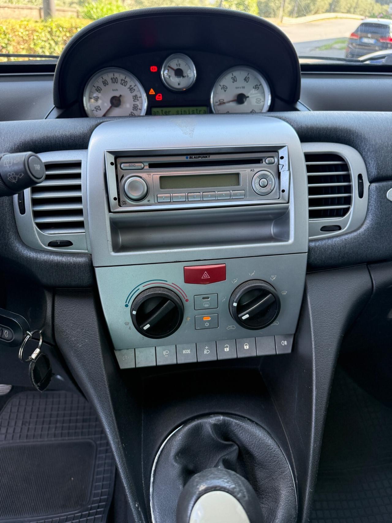 Lancia Ypsilon 1.3 MJT 75 CV MOTORE NUOVO!