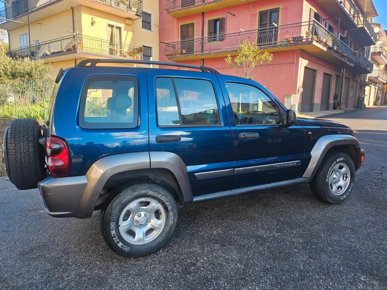 Jeep Cherokee 2.8 CRD Sport 4x4 con RIDOTTE