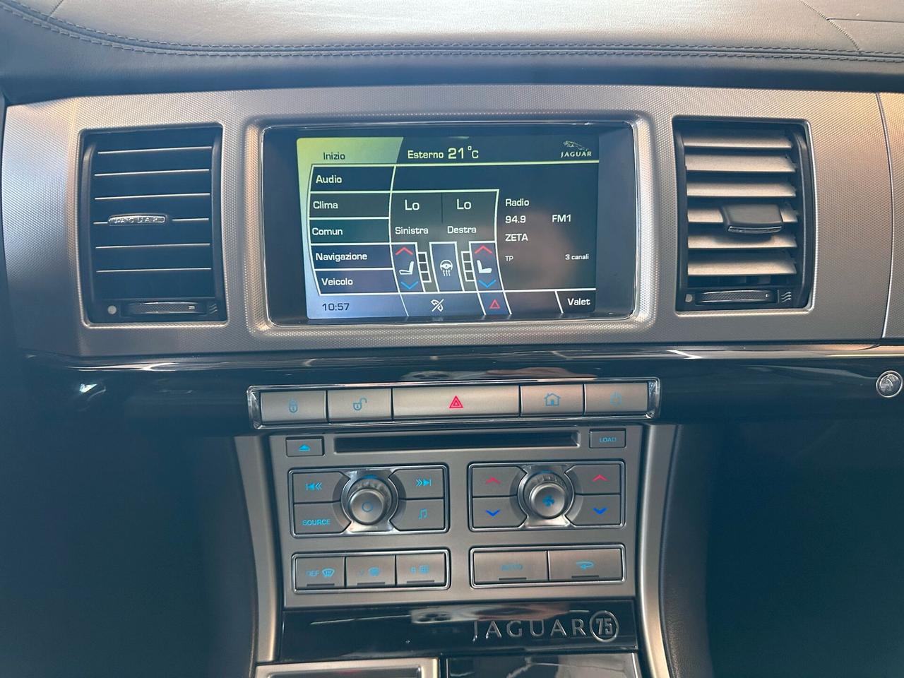 Jaguar XF 3.0 D V6 Luxury
