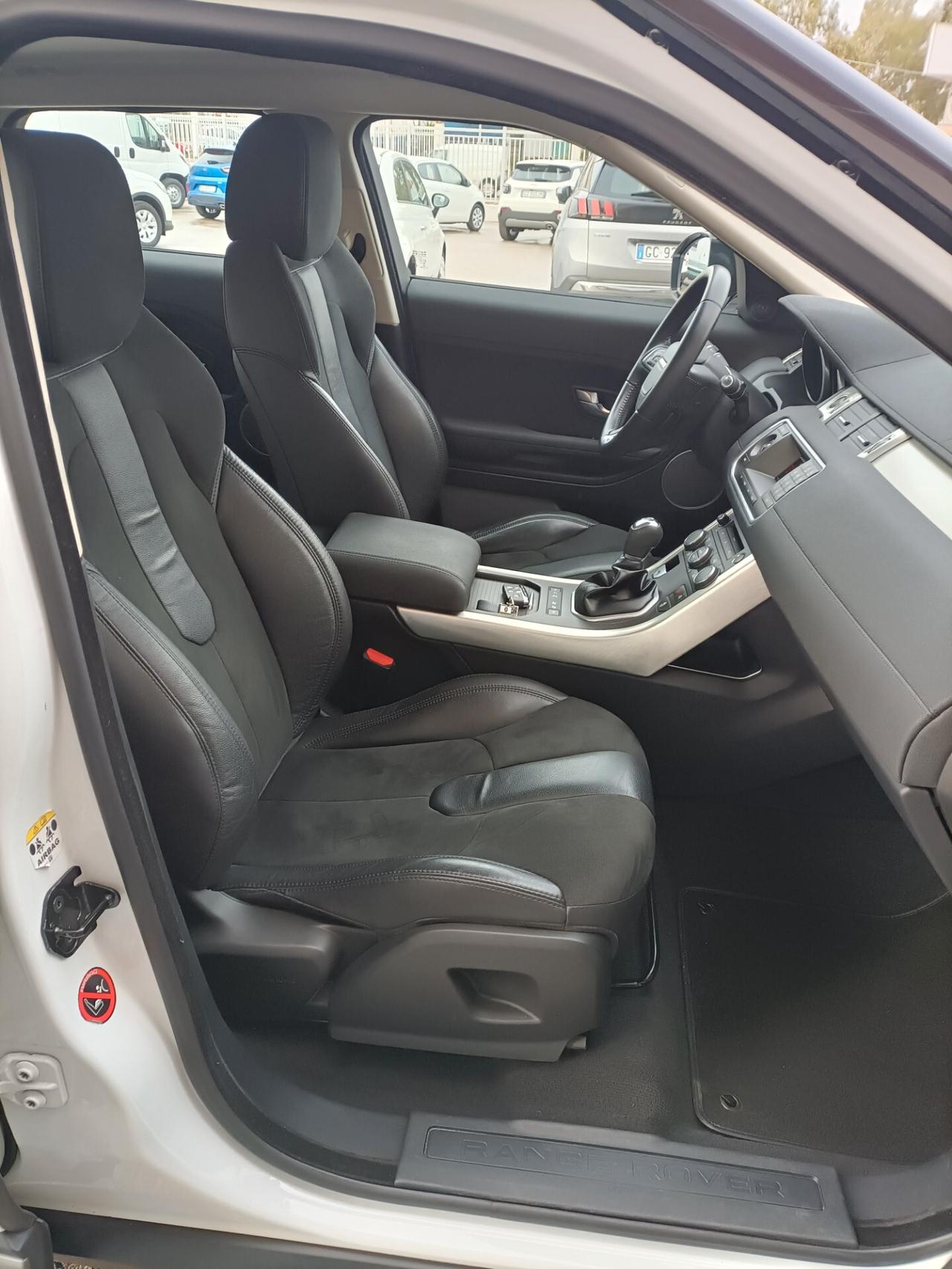 Land Rover Range Evoque 2.2 TD4 5p. Pure