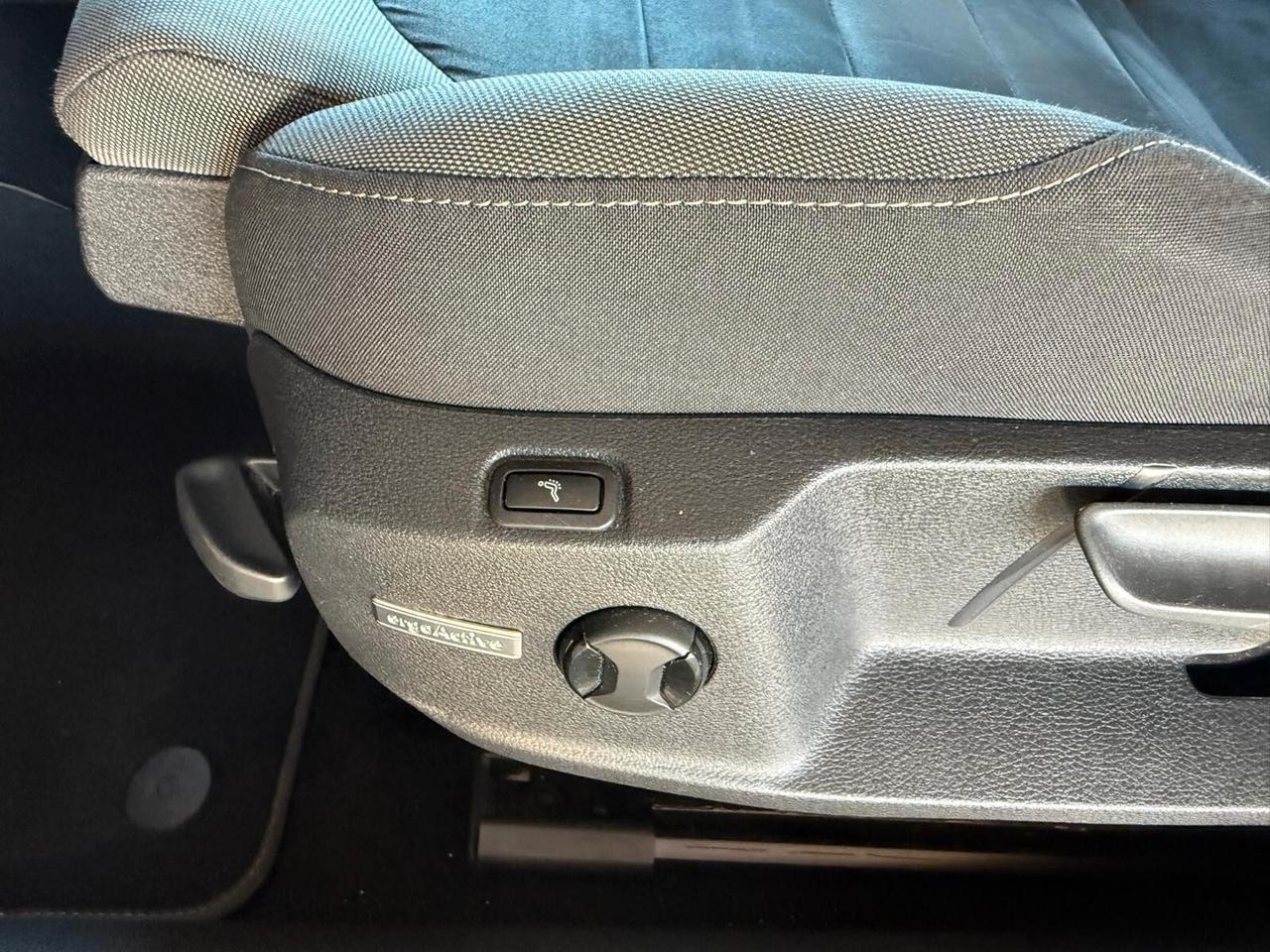 Volkswagen Golf 1.6 TDI 115 CV 5p R line