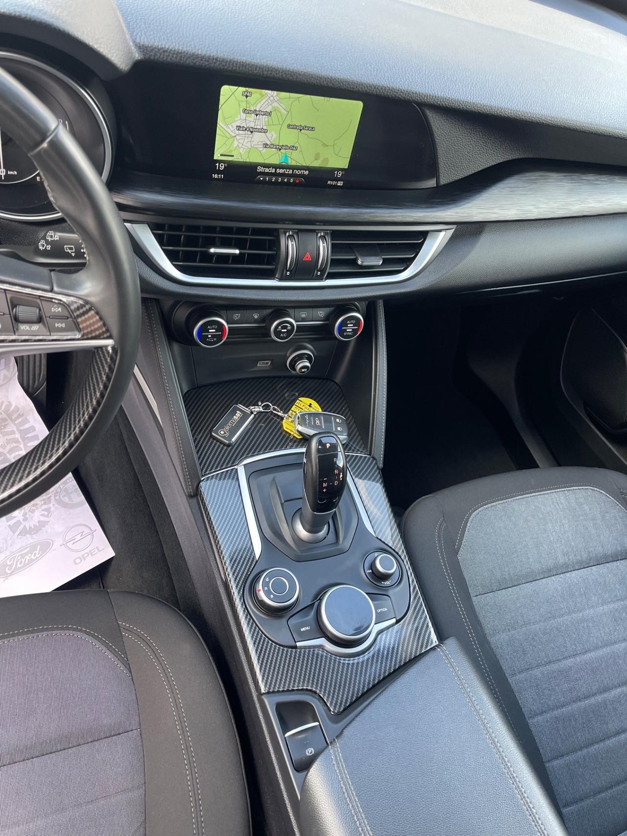 Alfa Romeo Stelvio 2.2 Turbodiesel 180 CV AT8 Q4 Business
