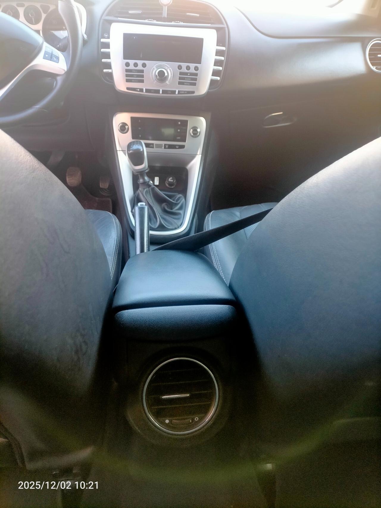 Lancia Delta 1.6 MJT DPF Silver