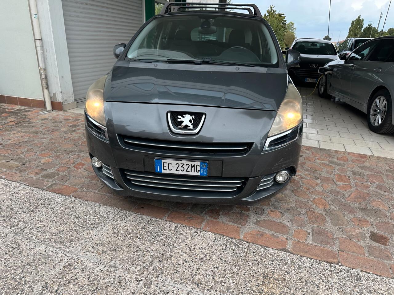 Peugeot 5008 1.6 HDi 110CV (12 RATE)