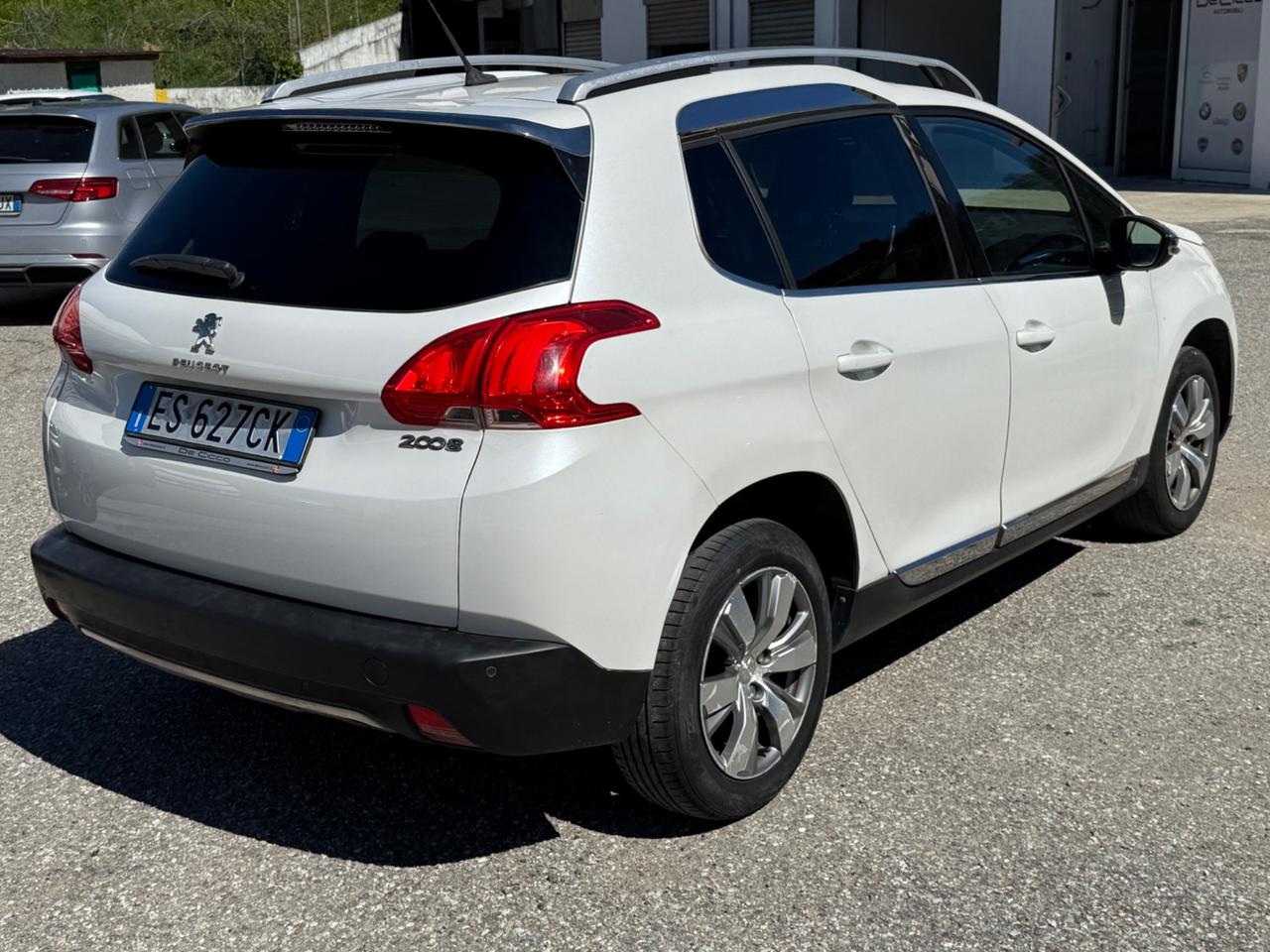 Peugeot 2008 1.2 VTi 82CV Allure