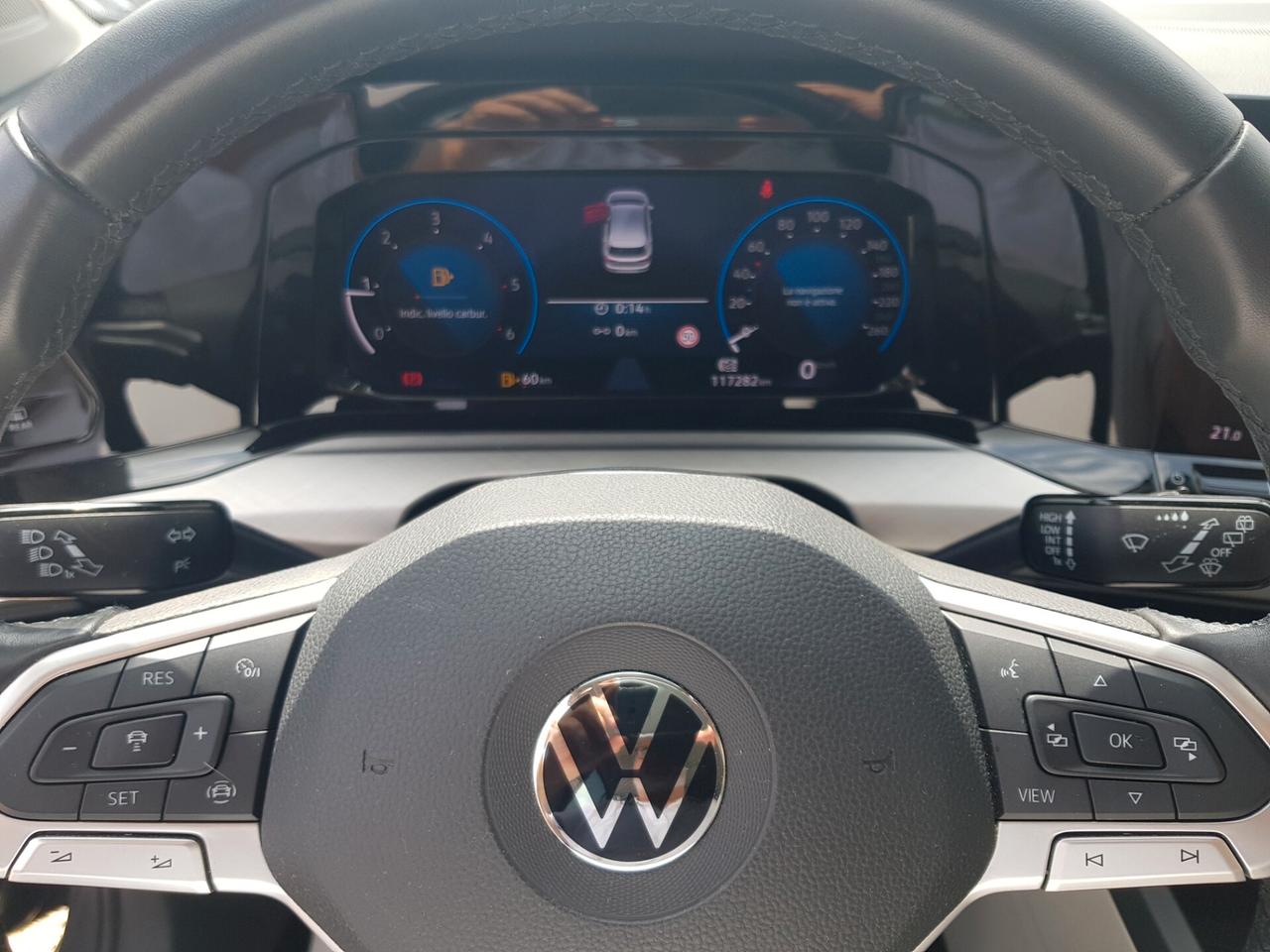 Volkswagen Golf VIII 2.0 TDI Life 115cv Navy Led Sensori a/p Cruise