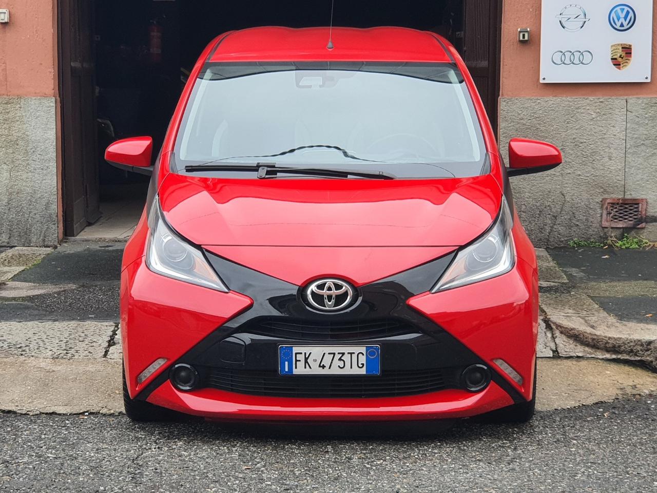 TOYOTA Aygo 1.0 VVT-i 69 CV 5p. x-cool TSS