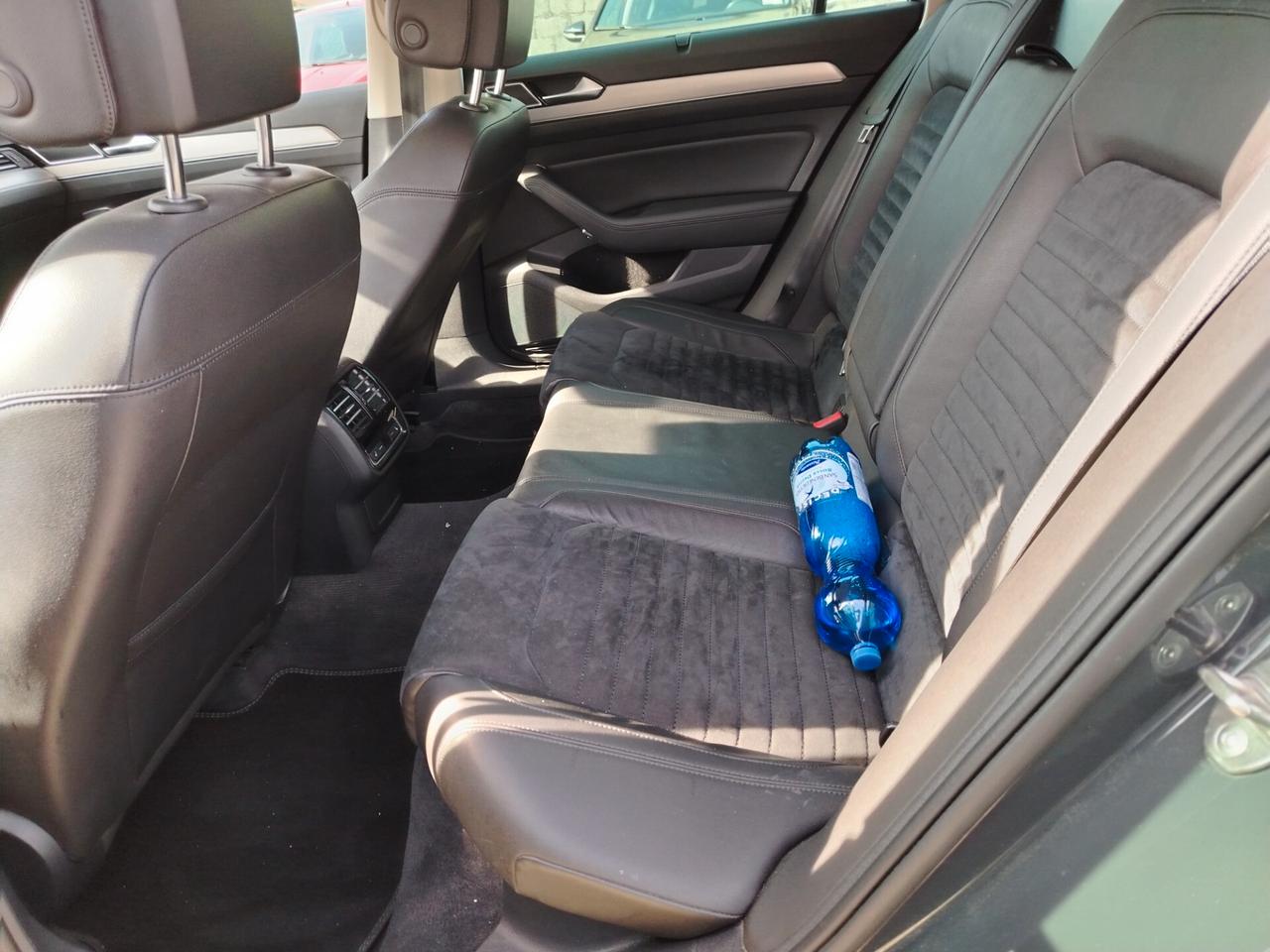 Volkswagen Passat Variant 2.0 TDI SCR 190 CV DSG Executive BMT