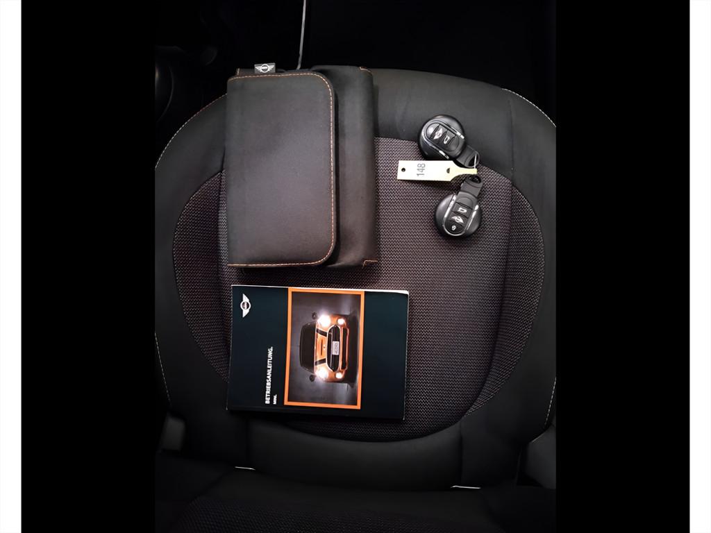 MINI Mini IV F55-F56 2014 - Mini 1.2 One 75cv 5p