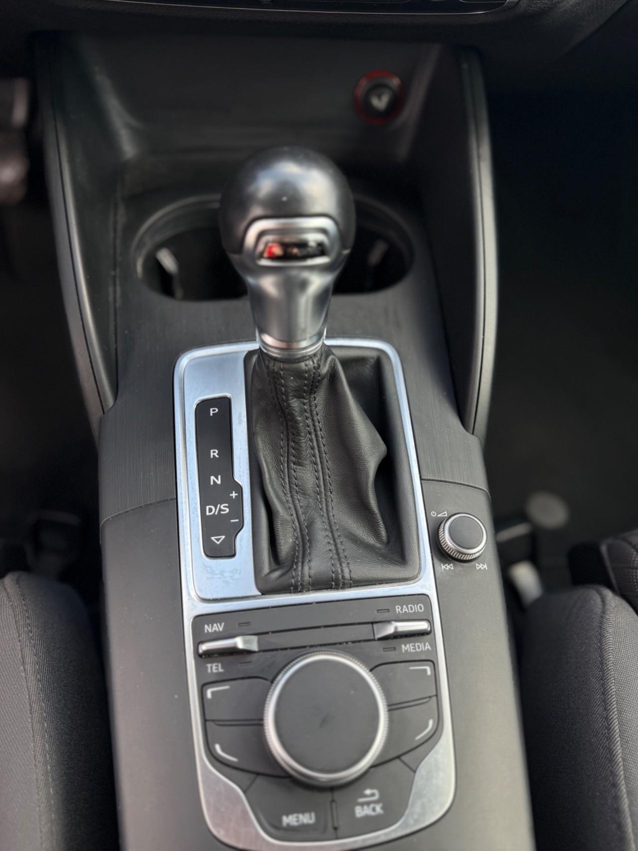 Audi A3 1.6 TDI clean diesel S tronic Ambition