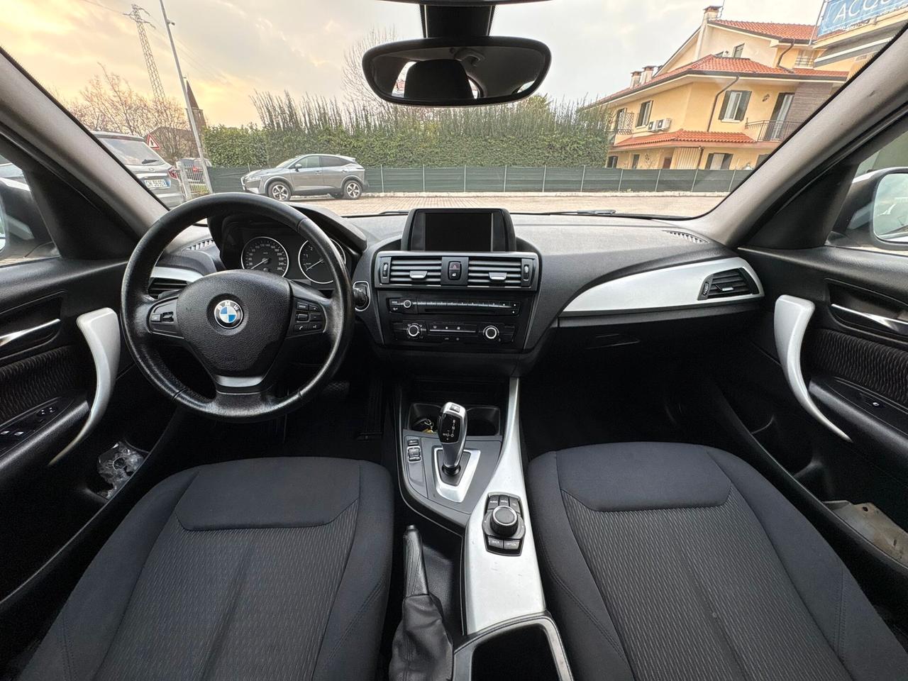 BMW SERIE 1 BENZINA AUTOMATICA SI A NEOPATENTATI