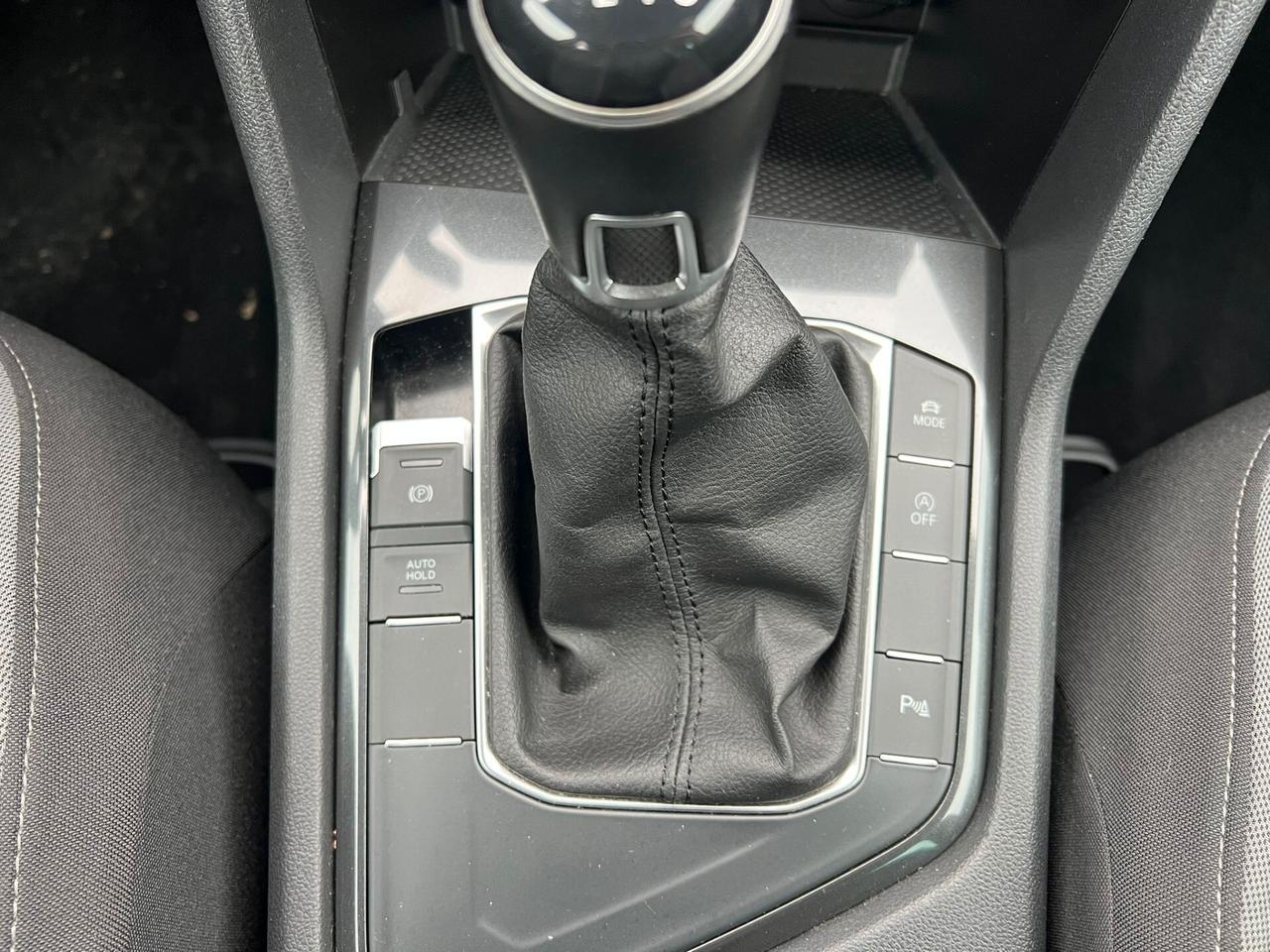 Volkswagen Tiguan 1.6 TDI SCR Sport BlueMotion R-LINE