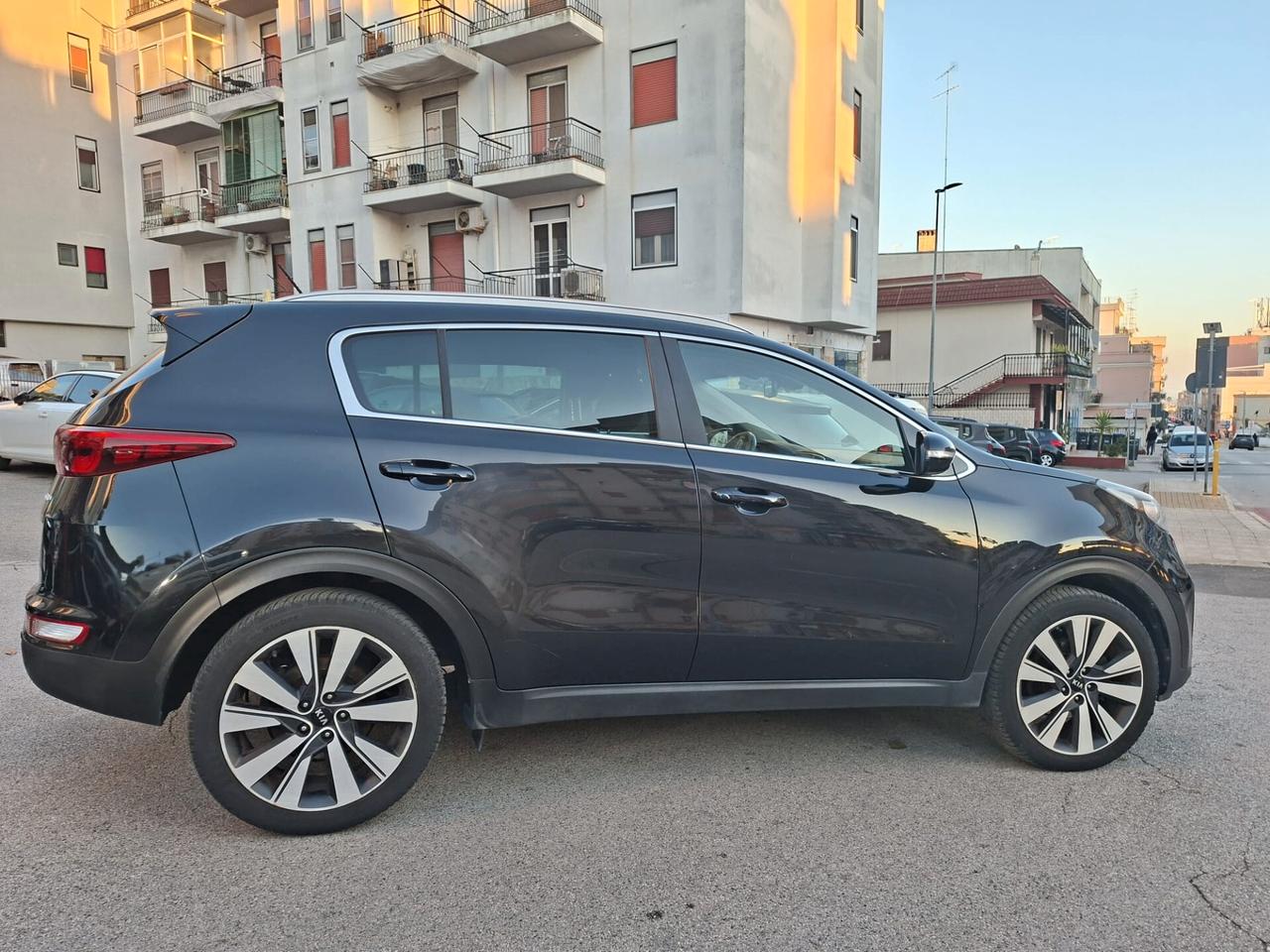 Kia Sportage 1.7 CRDI 2WD Cool * Pelle * Navi * Garantita 12 Mesi