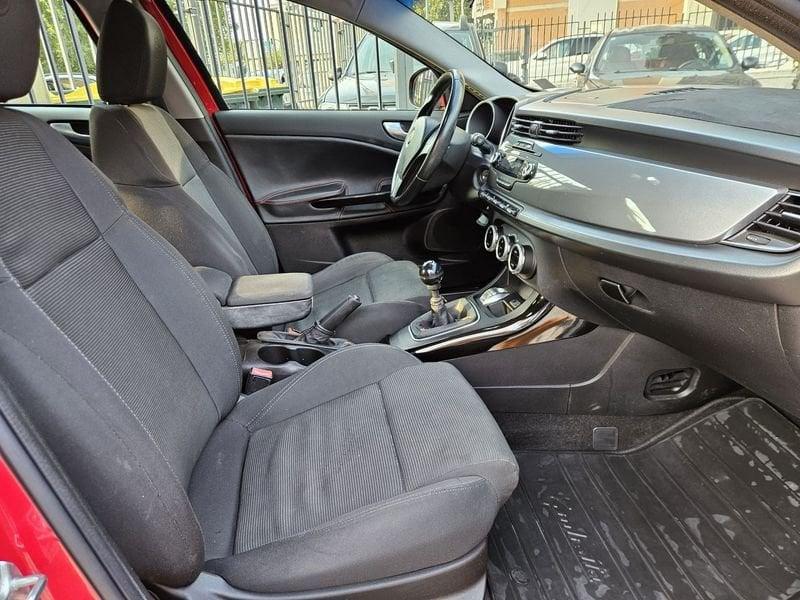 Alfa Romeo Giulietta Giulietta 1.4 t. Distinctive Gpl 120cv