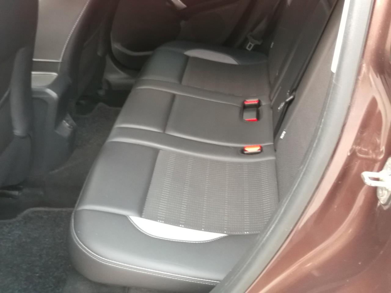 Peugeot 2008 1.6 e-HDi 92 CV Stop&Start Allure - 23