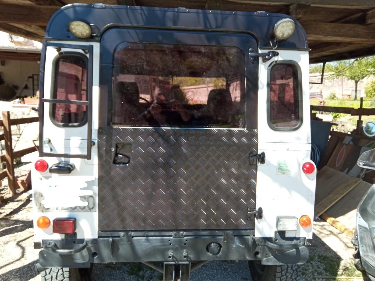 Land Rover Defender 90 diesel Hard-top