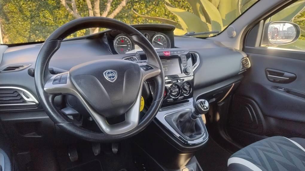 Lancia Ypsilon 1.2 69 CV 5 porte GPL Ecochic Gold
