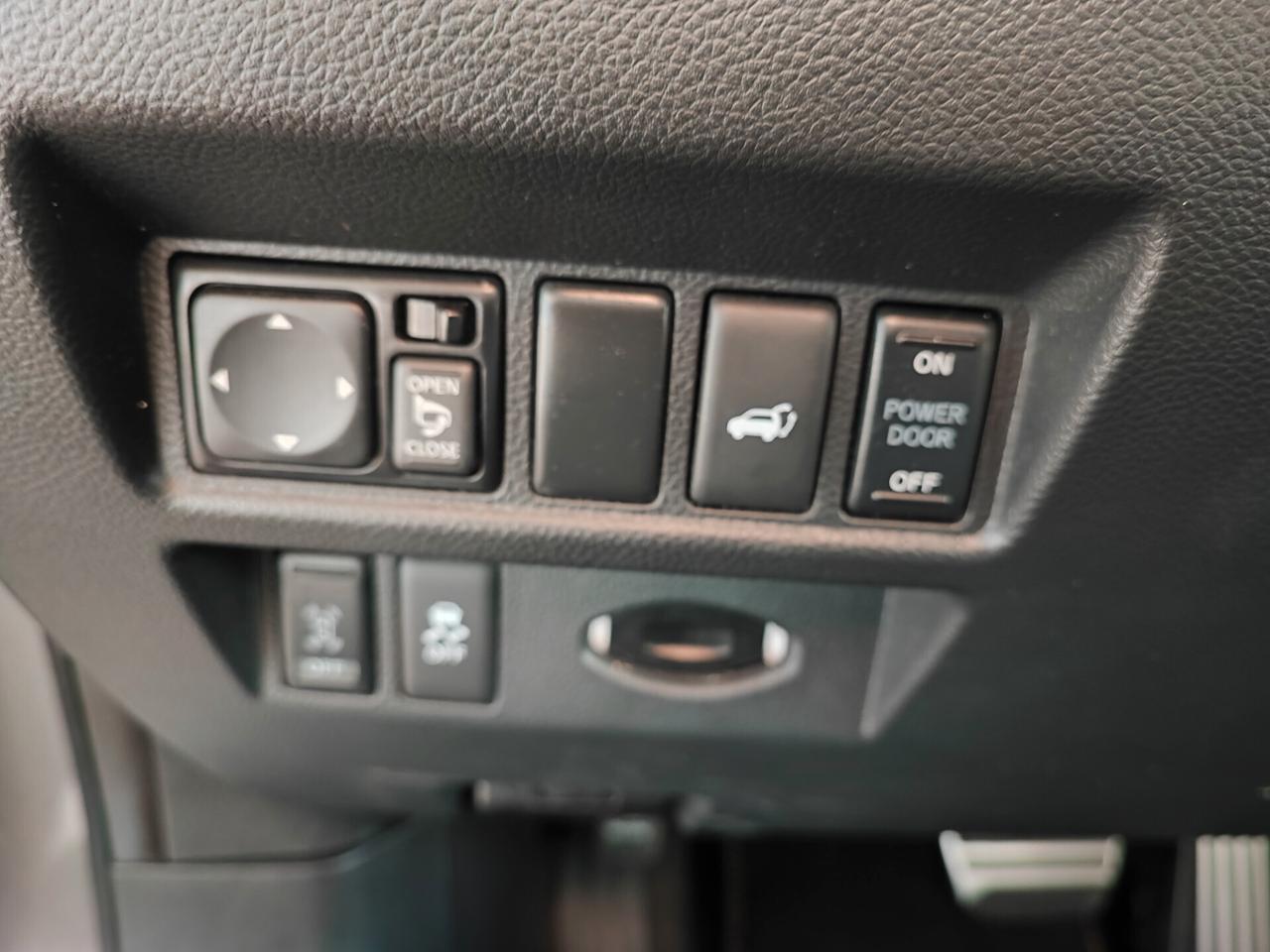 Infiniti QX70 3.0 diesel V6 AT Ultimate