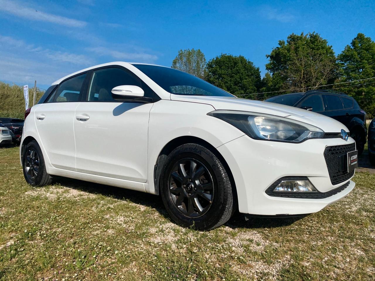 HYUNDAI - i20 - 1.2 GPL 5p. Blackline - NEOPATENTATI - FINANZIABILE - PERMUTE