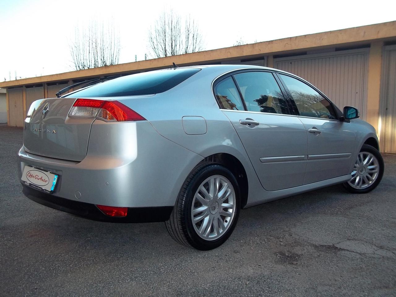 Renault Laguna Initiale Paris 2.0 16v 5p 140cv Berlina 106.900km