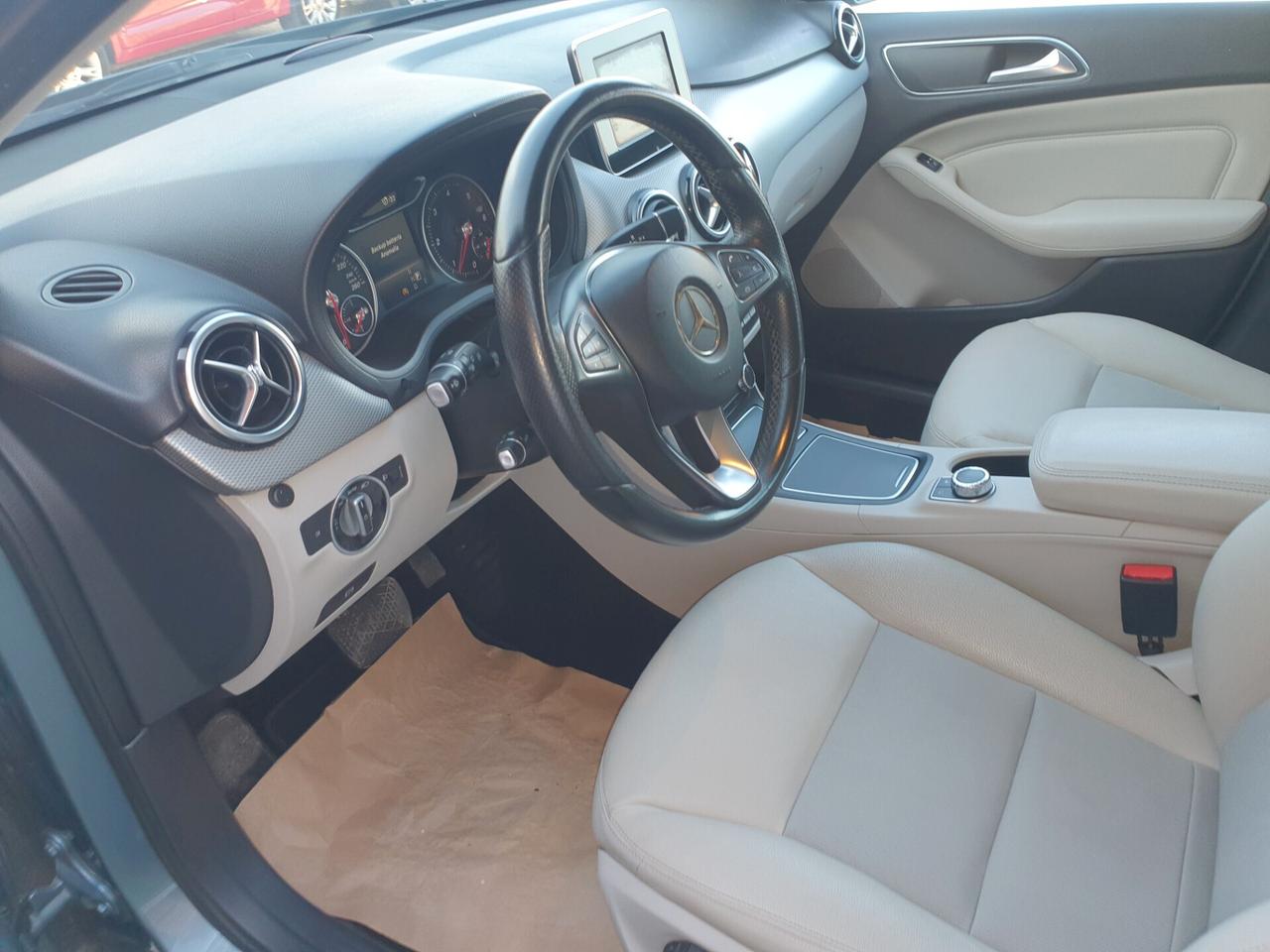 Mercedes-benz B 180 B 180 d Premium