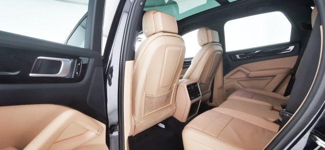PORSCHE Cayenne 3.0 V6