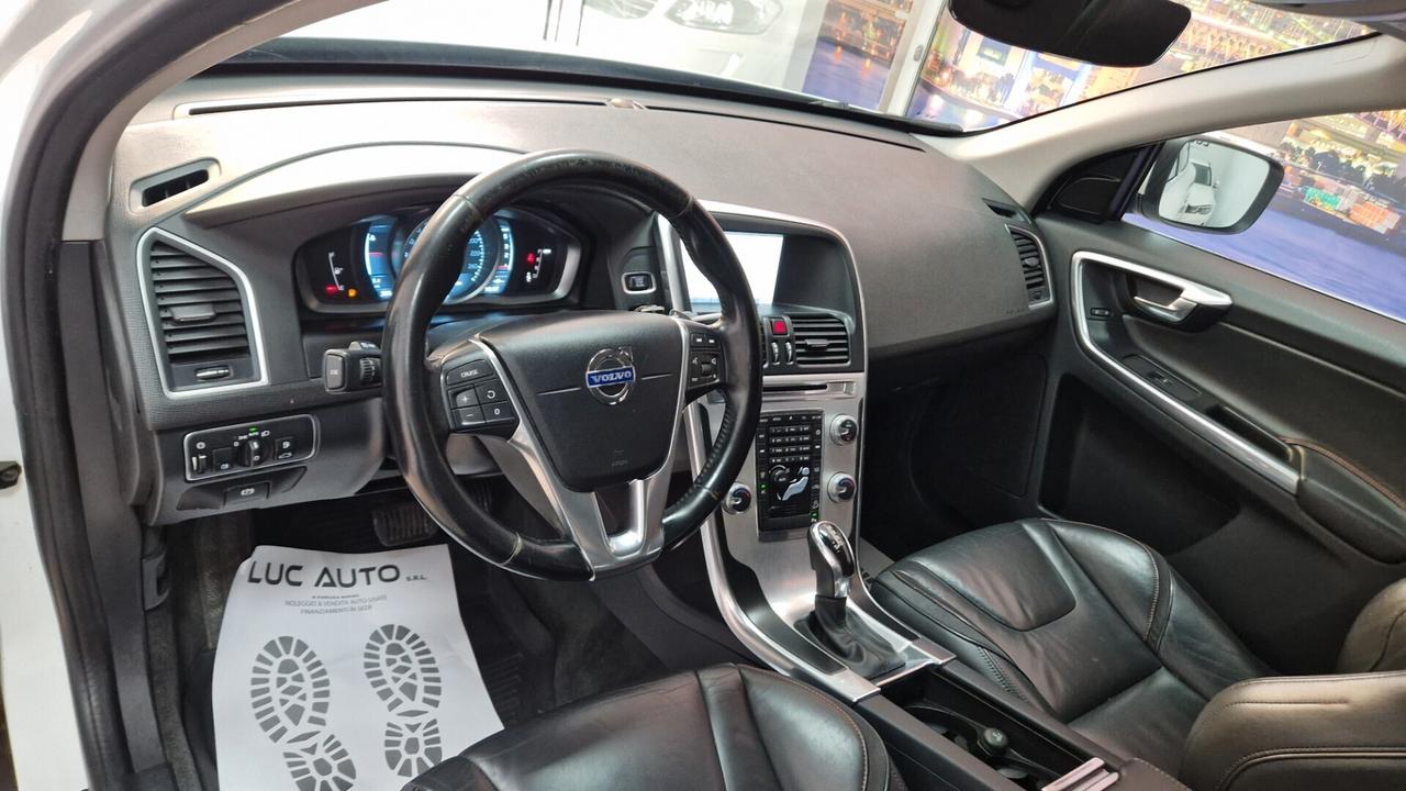 Volvo XC 60 XC60 D4 AWD R-design Momentum