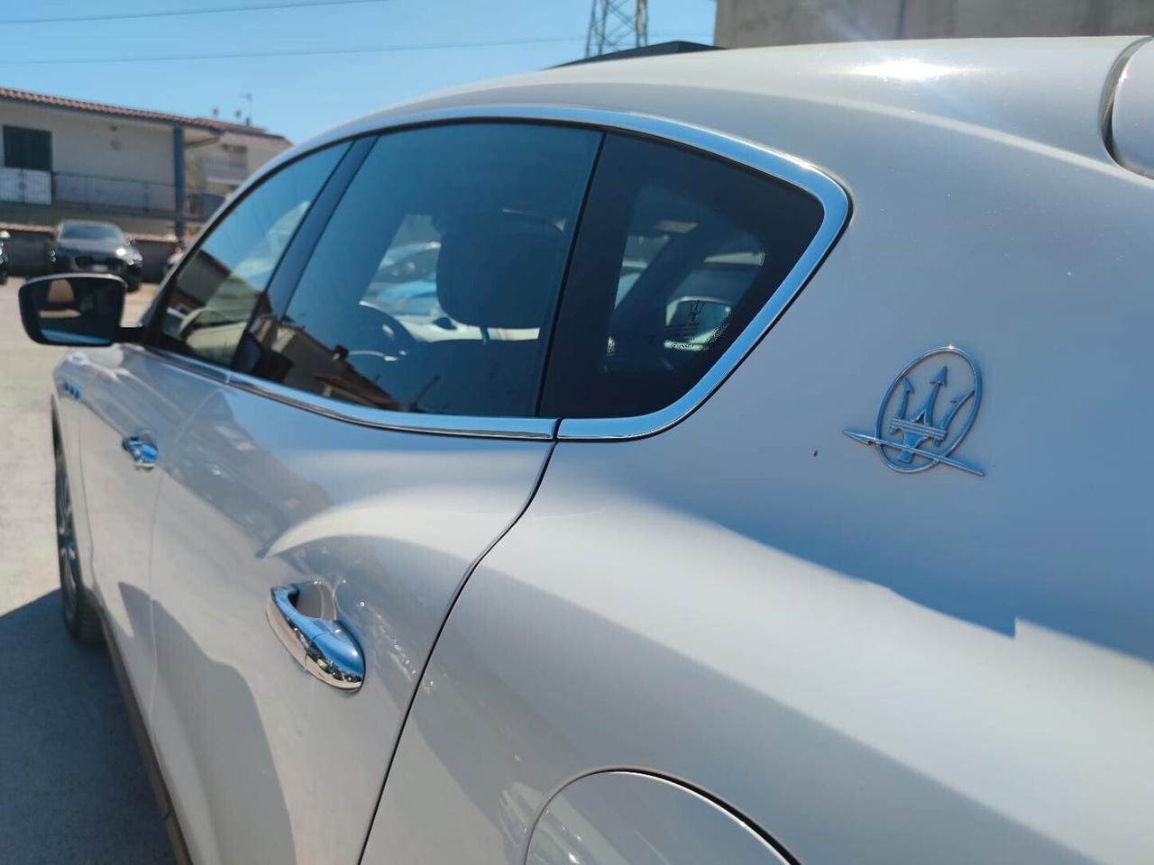 Maserati Levante V6 Diesel 275 CV AWD Granlusso pochi km