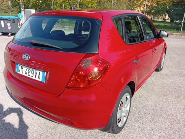 KIA cee'd 111,064km 1.4 109CV 5p. EX Stupenda Bellissima