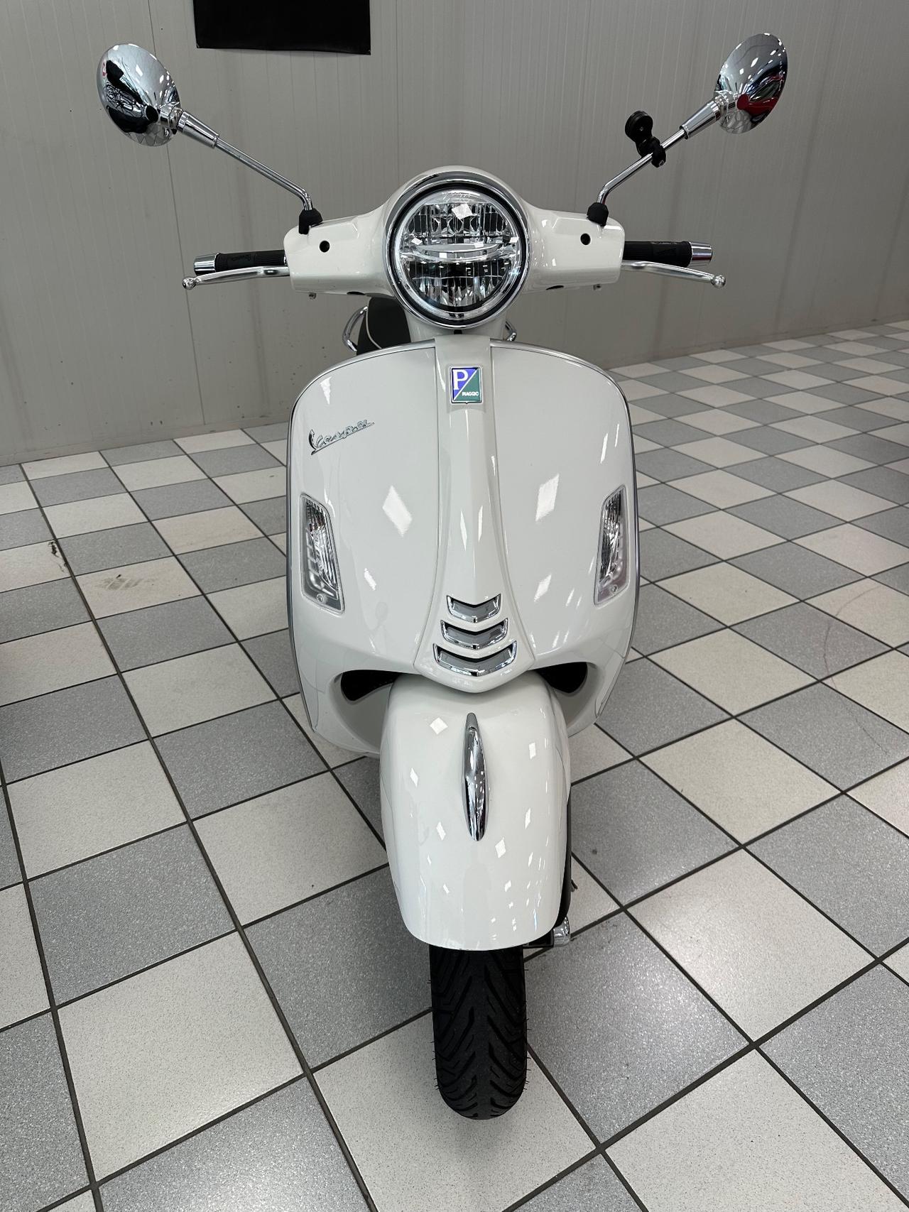 Piaggio Vespa 300 GTS hpe