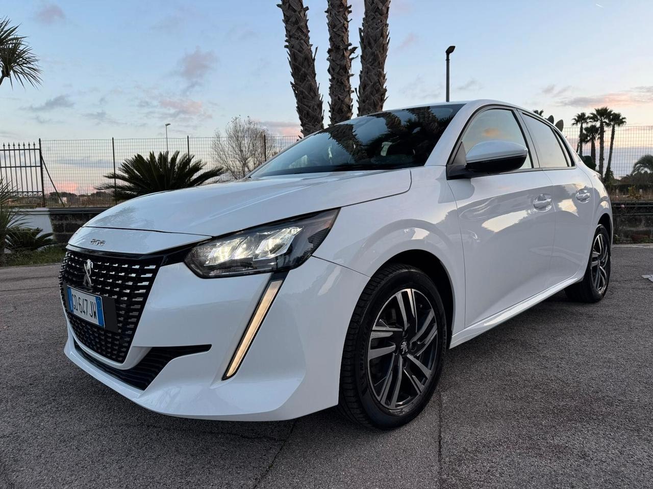 Peugeot 208 BlueHDi 100 Allure Navi Pack