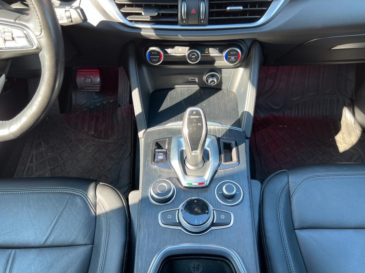 Alfa Romeo Stelvio 2.2 Turbodiesel 190 CV AT8 Q4 Total Black