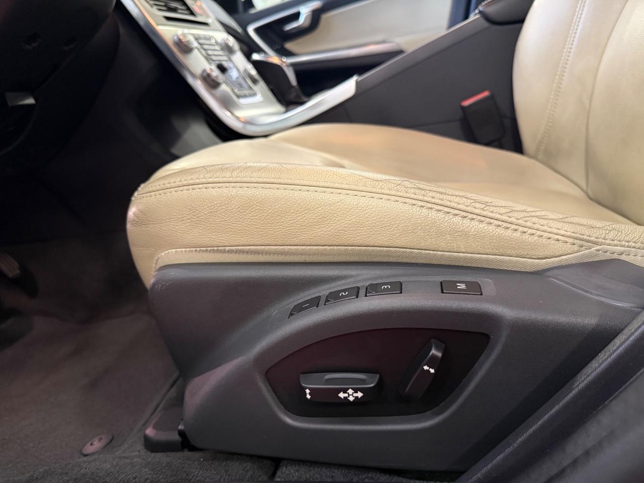 Volvo V60 Cross Country V60 Cross Country D4 Geartronic Business Plus