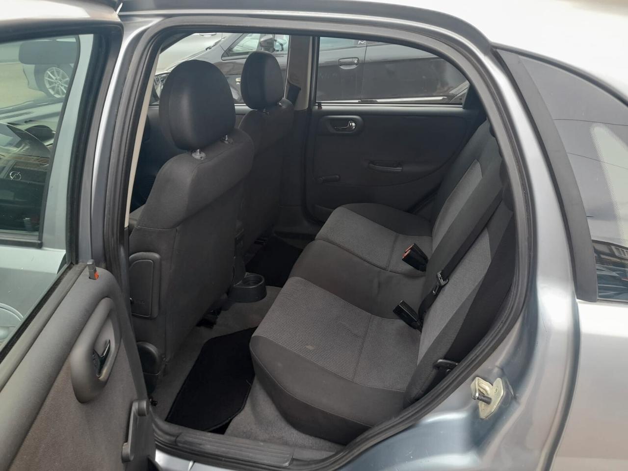 Opel Corsa 1.3cc diesel (PRIVATO)-2004