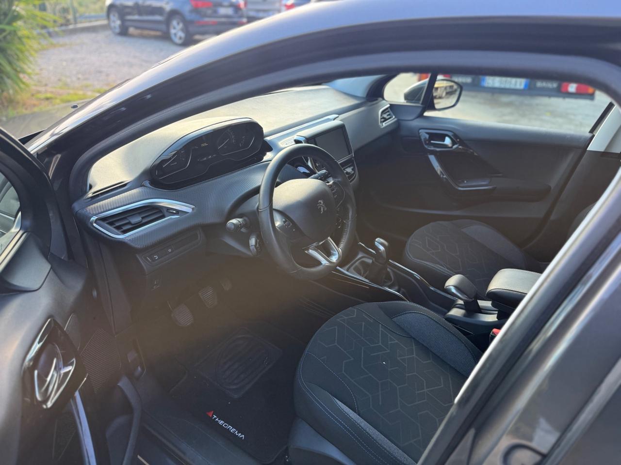 Peugeot 2008 82cv S&S Signature